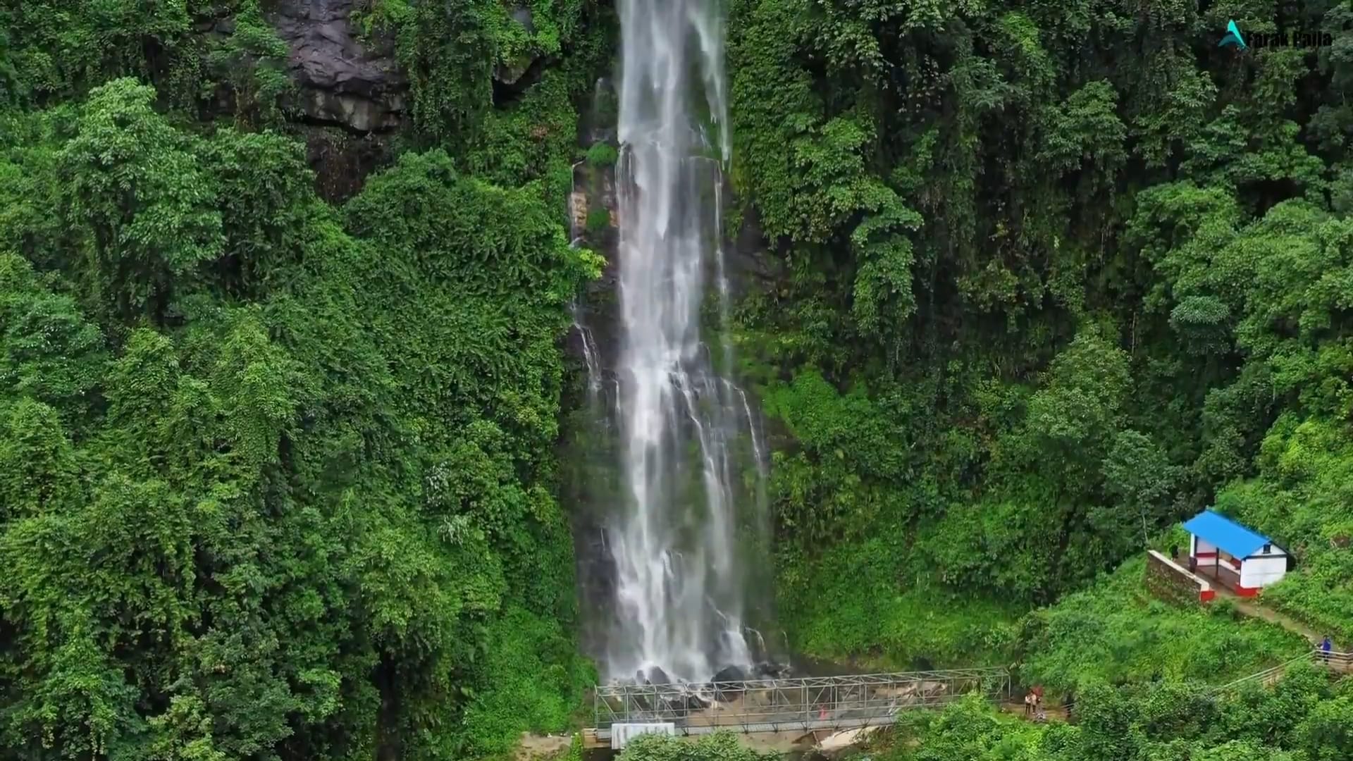 https://www.nepalminute.com/uploads/posts/hyatrung waterfall tehrathum1660564111.jpg